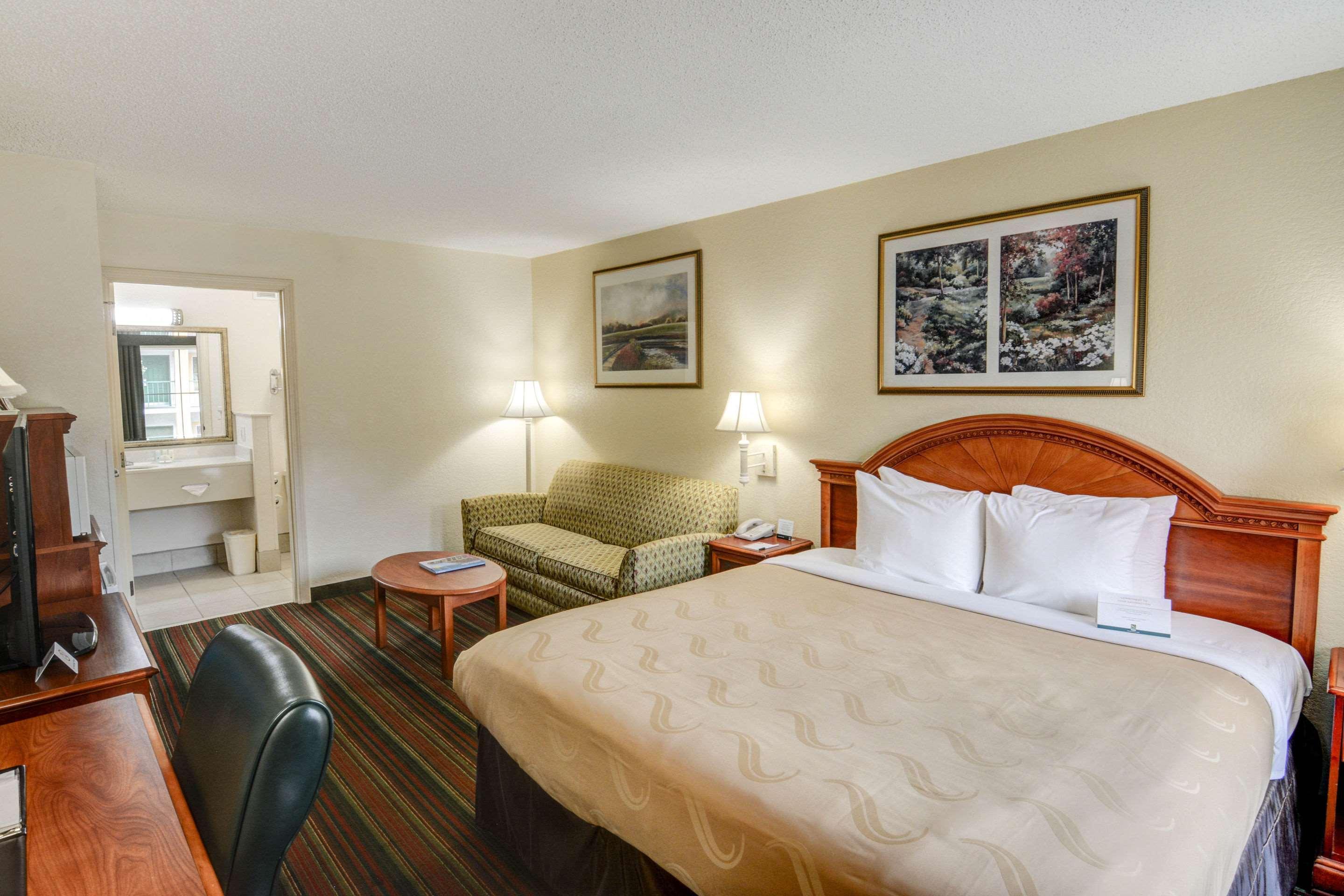 Quality Inn & Suites Biltmore East Эшвилл Экстерьер фото