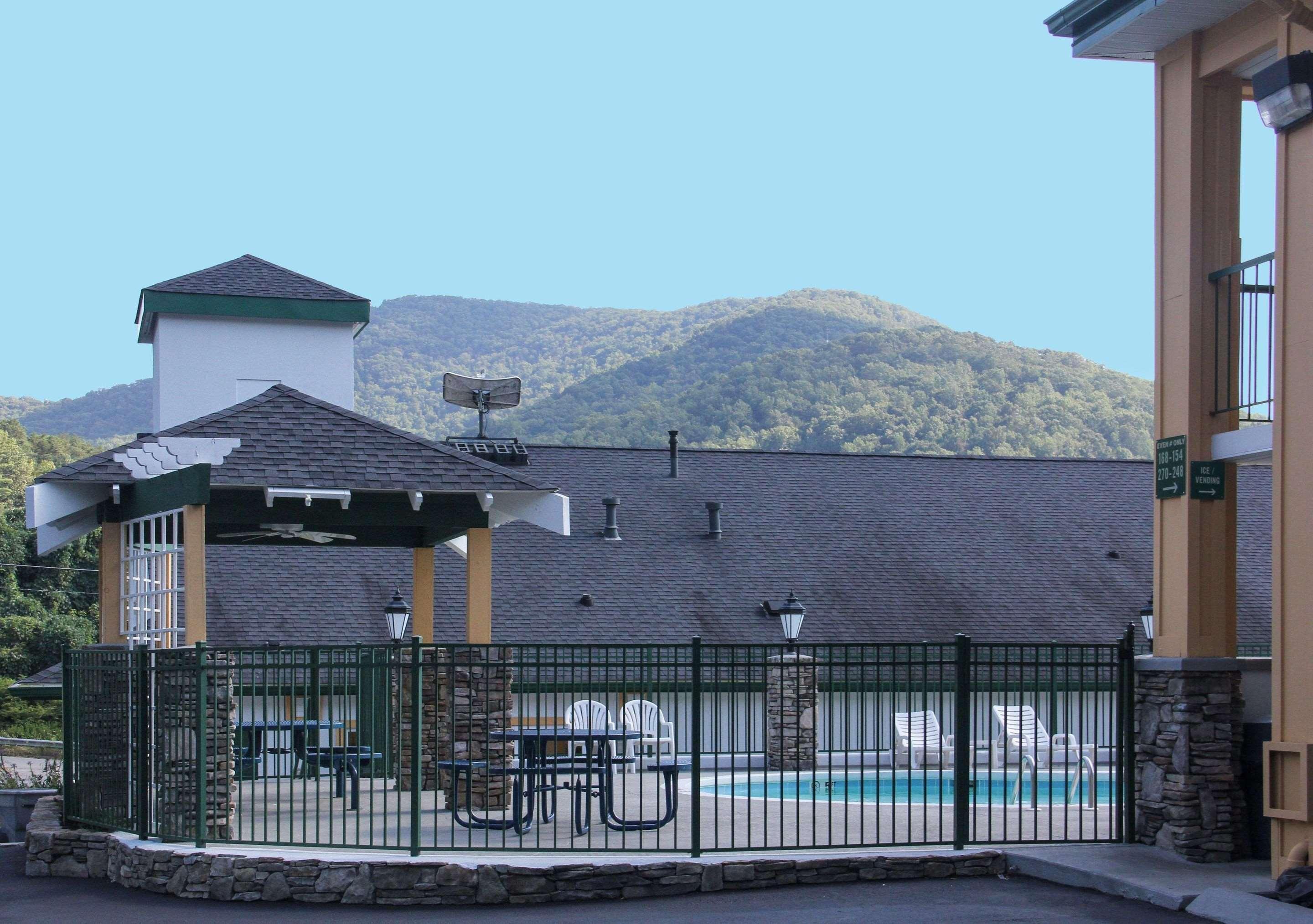 Quality Inn & Suites Biltmore East Эшвилл Экстерьер фото