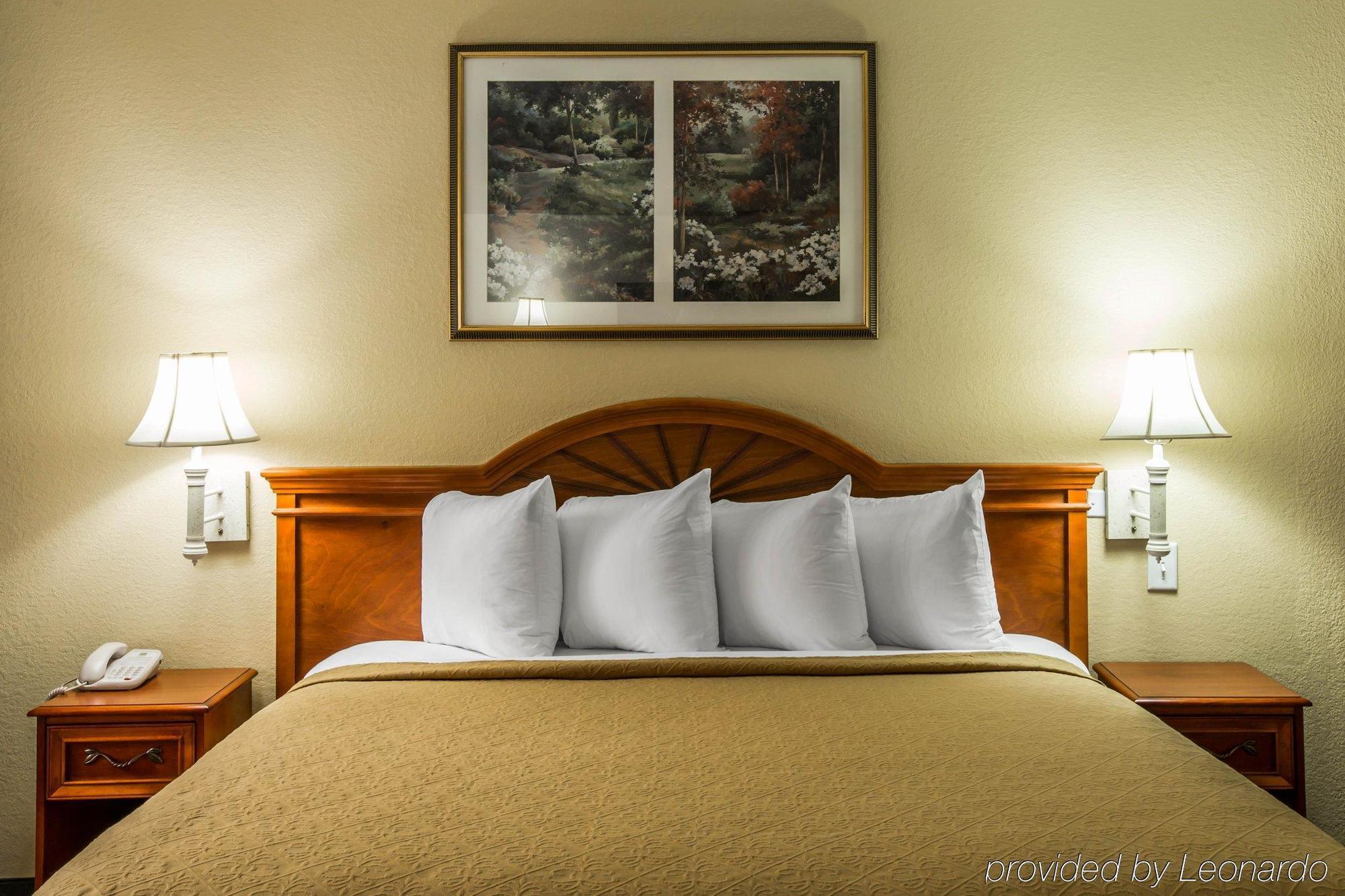 Quality Inn & Suites Biltmore East Эшвилл Экстерьер фото