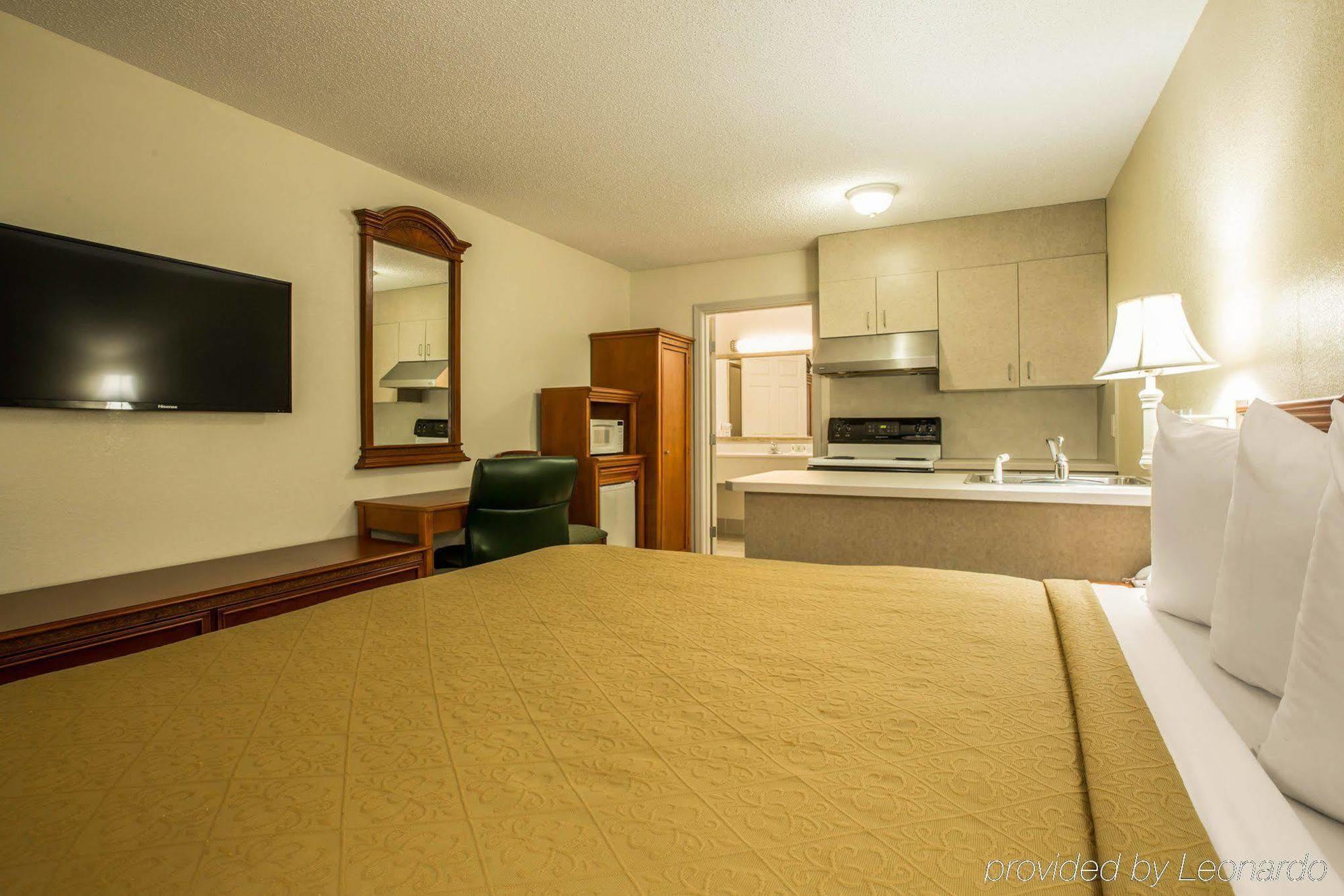 Quality Inn & Suites Biltmore East Эшвилл Экстерьер фото