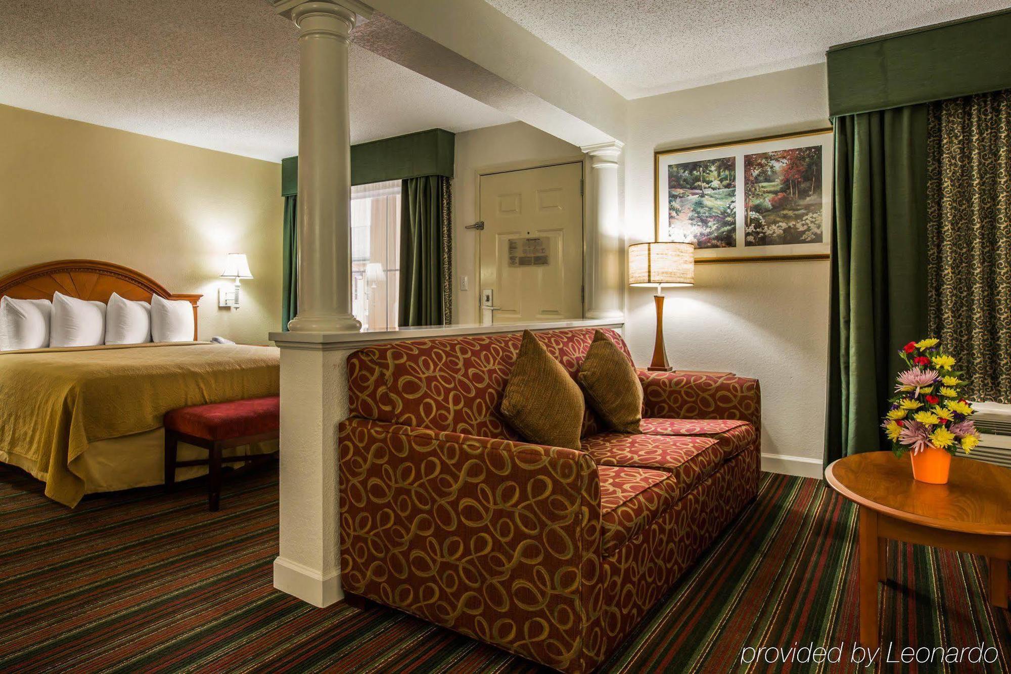 Quality Inn & Suites Biltmore East Эшвилл Экстерьер фото