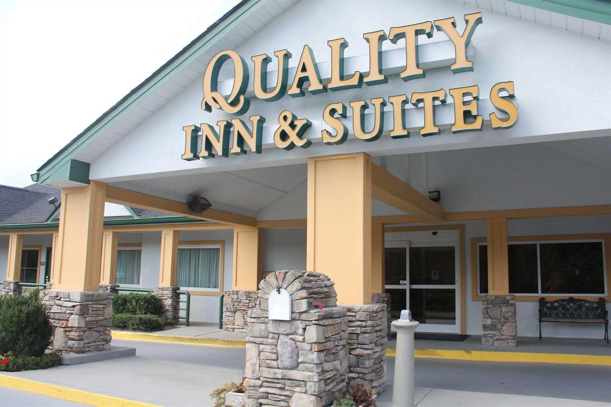 Quality Inn & Suites Biltmore East Эшвилл Экстерьер фото