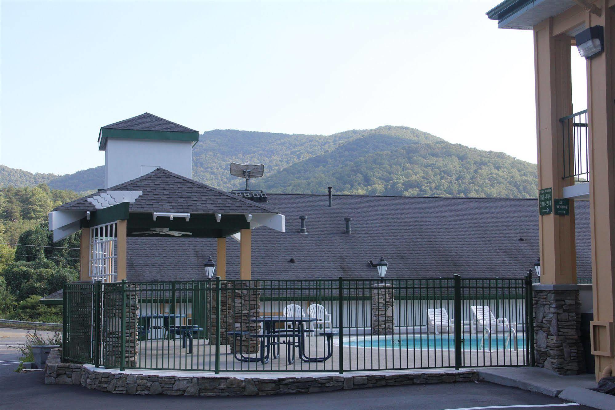 Quality Inn & Suites Biltmore East Эшвилл Экстерьер фото