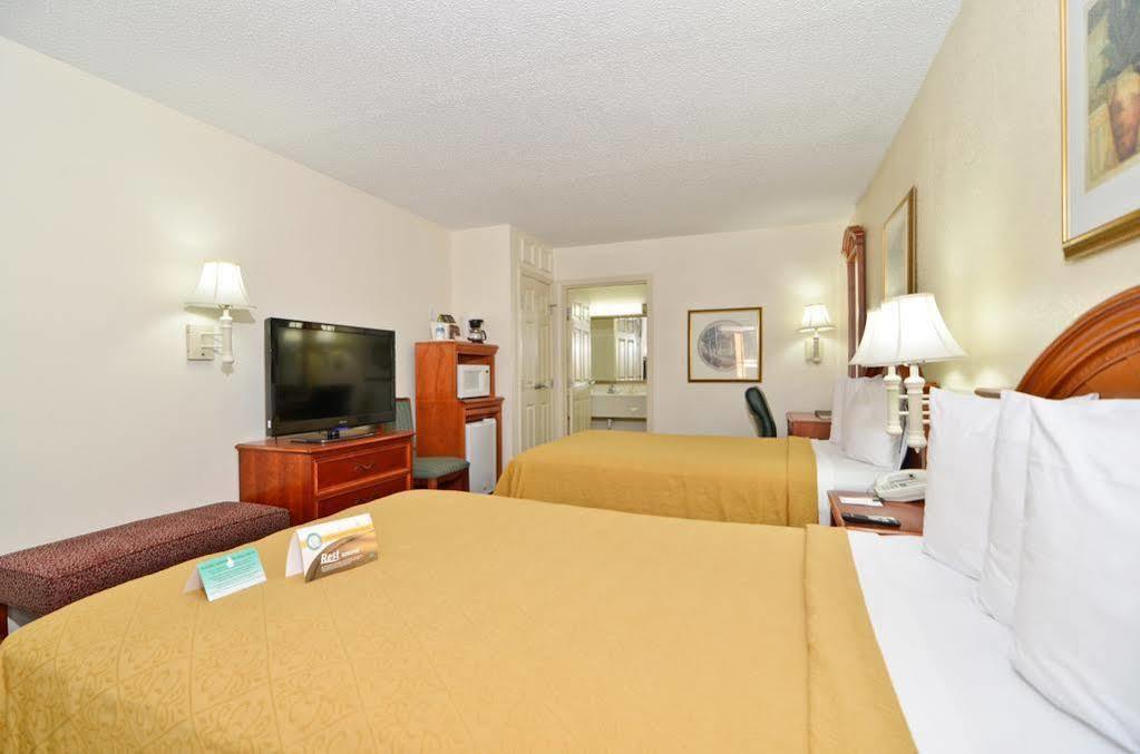 Quality Inn & Suites Biltmore East Эшвилл Экстерьер фото